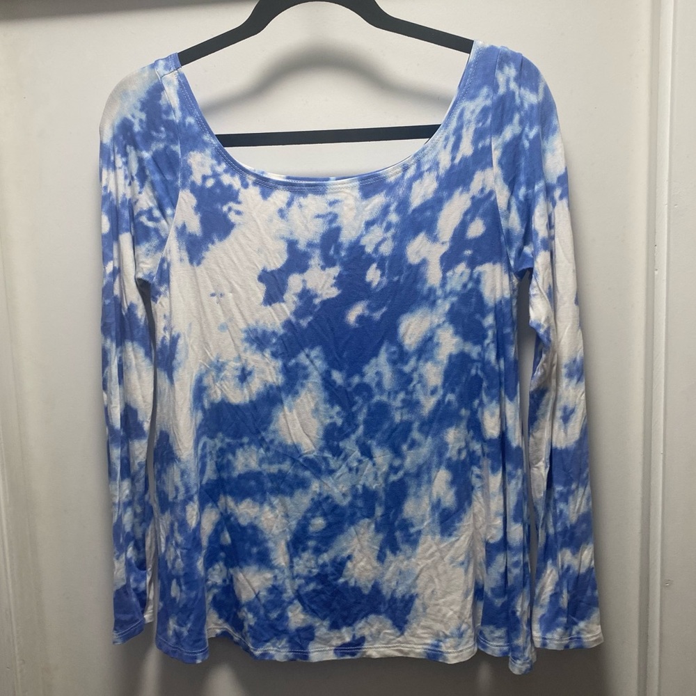 Fighting Eel Blue Cloud Long Sleeve Blouse